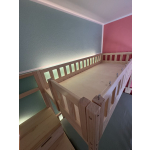 Kinder Etagenbett mit Treppe und Spielboden oben